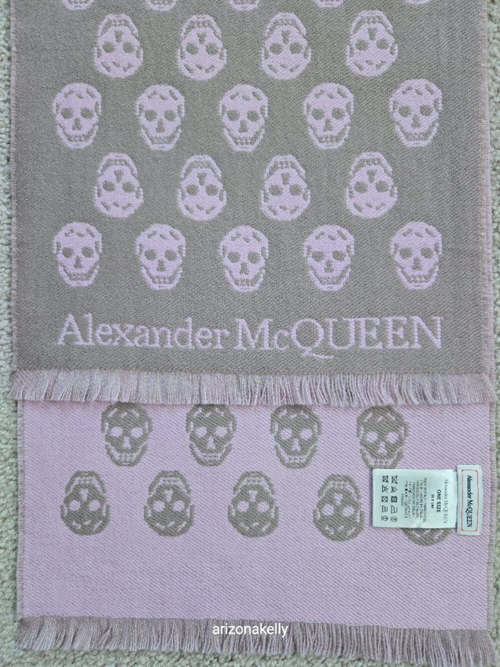 NWOT  McQueen Reversible Skull Scarf 100% Jacquard Wool PINK & TAUPE - Picture 3 of 14